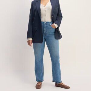 Everlane 24 crop light medium wash denim jeans with cropped fit